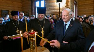 Лукашенко принял участие в пасхальной службе на малой родине