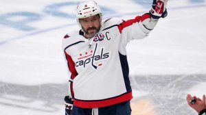 Овечкин забросил шайбу в ворота "Питтсбурга" и достиг отметки в 1006 голов в НХЛ