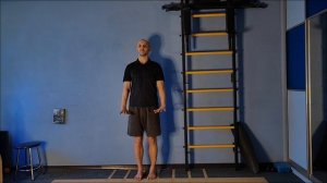 Растягиваем пальцы, снимаем напряжение с шеи и плеч