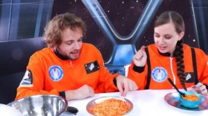 ASTRONAUT FOOD VS REAL FOOD CHALLENGE!!!