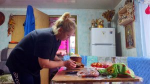 ДЕРЕВЕНСКИЕ НА СВЯЗИ,ХРИСТОС ВОСКРЕС,НА ХОЗЯЙСТВЕ,КРУЧУ МУЖА НА ШАШЛЫК