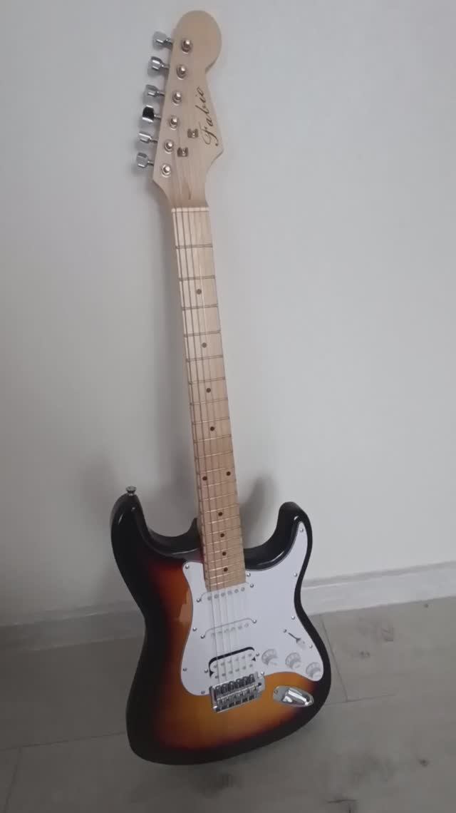 Электрогитара Fabio