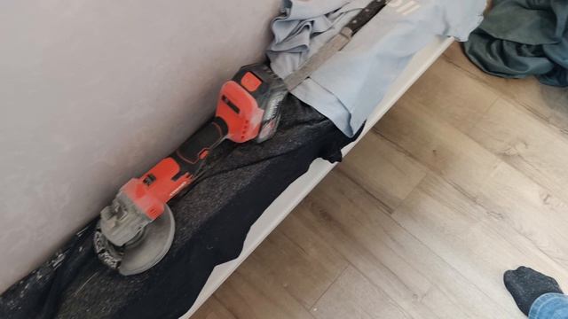 Демонтаж и установка пластикового подоконника в квартире