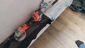 Демонтаж и установка пластикового подоконника в квартире