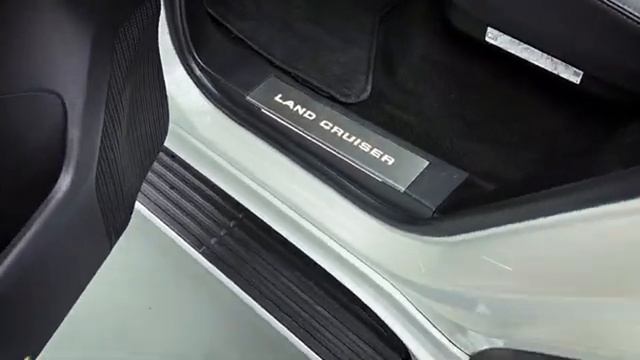 Toyota Land Cruiser VXR