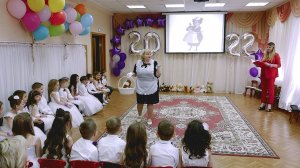 Лучшая воспитательница тестирует детишек на сообразительность - видео в сад на заказ