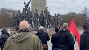 Российские дипломаты и жители Германии почтили память узников Бухенвальда