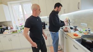 Коля Сытник- Приехал К Родителям! Паразиты На Окне! Готовим Завтрак ! Зацвела Магнолия