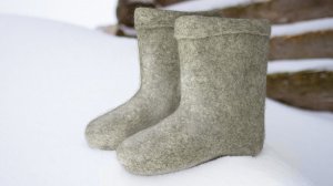 Интересно.Валенки, в которых мы ходили раньше.