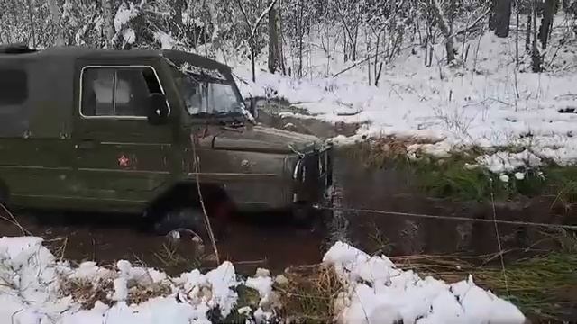 луаз застрял лебедится бездорожье Off Road