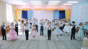 Мери Поппинс пришла поздравить выпускников - видеосъёмка в детском саду