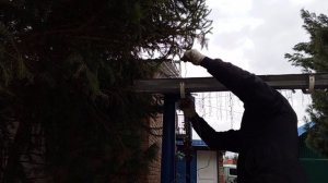 монтируем водосток перед дождём