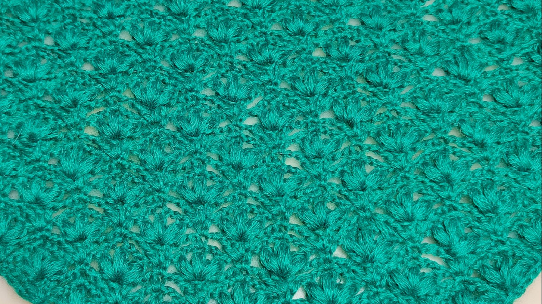 Просили узор для шали. Схему не нашла, только МК