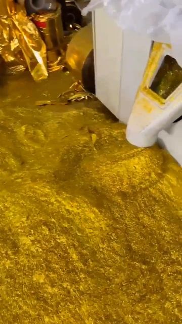 1984. Производство блесток