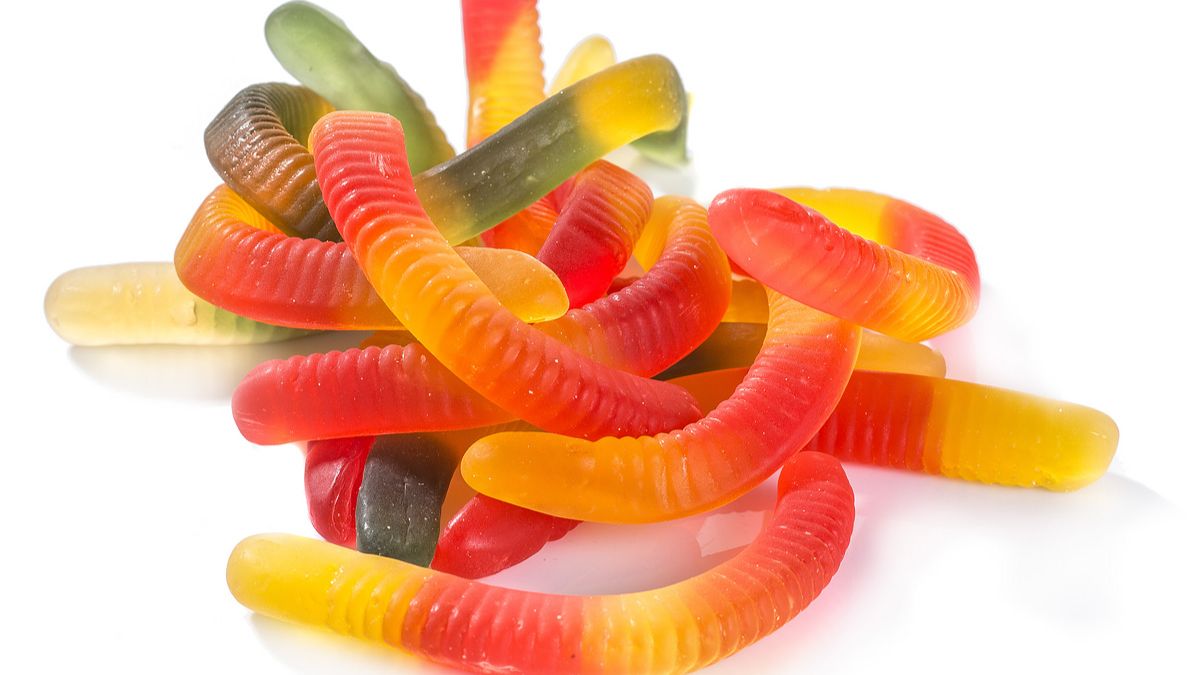 Распаковка и проба сладостей, мармелад с разными вкусами. Вкус Кола, Клубника, Апельсин