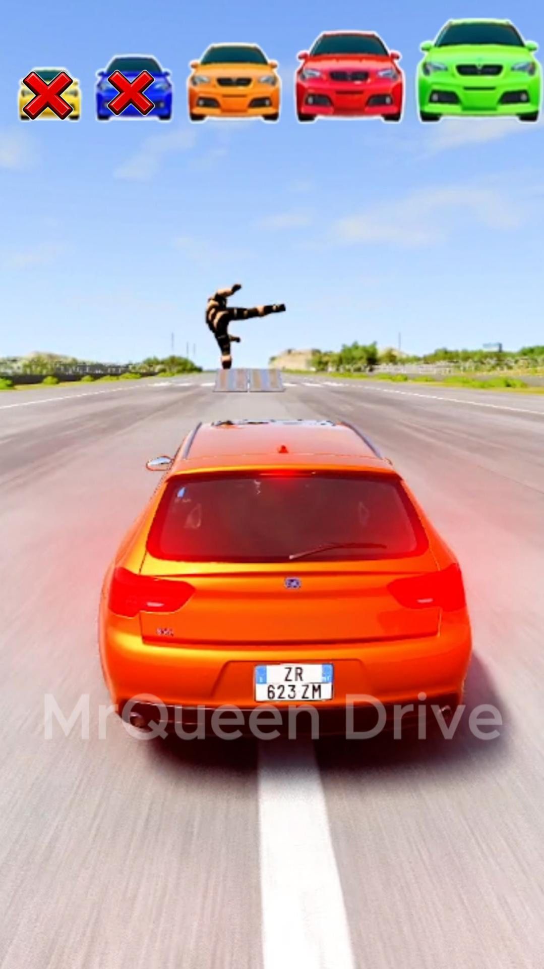 БОЛЬШАЯ И МАЛЕНЬКАЯ МАШИНКА ПРОТИВ КАРАТИСТА