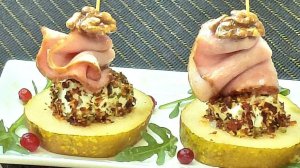 Эту закуску  гости съедают первой! Груша,сыр и орехи в меду. 8 марта