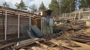 ПОСТРОИЛ КУРЯТНИК  ОСЕДА ТОЖЕ ЗАХОТЕЛА