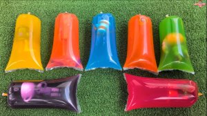 Разрезаем цветные пакеты 😱 Какие игрушки внутри? Сюрпризы для детей