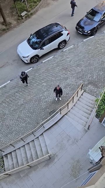 ГДЕ ЖИВЁТ АМИР/БЕЗДОМНЫЕ АЛЕУТЫ В СОЧИ #shorts #катясочи #бездомные #бомжи #алеуты