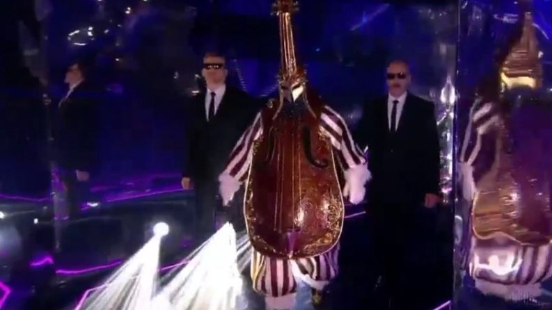 Кто скрывался под гостевой маской Контрабаса (10 выпуск шоу 