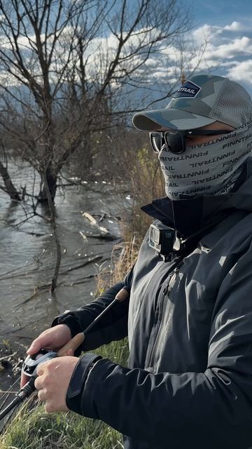 Щука после нереста начинает снова активничать. Апрель - отличная пара выбираться на ее поиски.