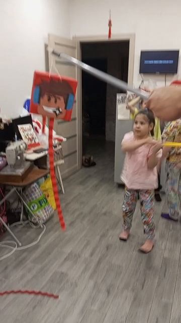 бомбим Пиньятту роблокс