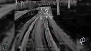 🇷🇺🎮Оператор оптоволоконного FPV-дрона поразил личный состав ВСУ в кузове автомобиля…