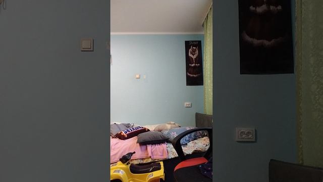 Пикси летит лево право