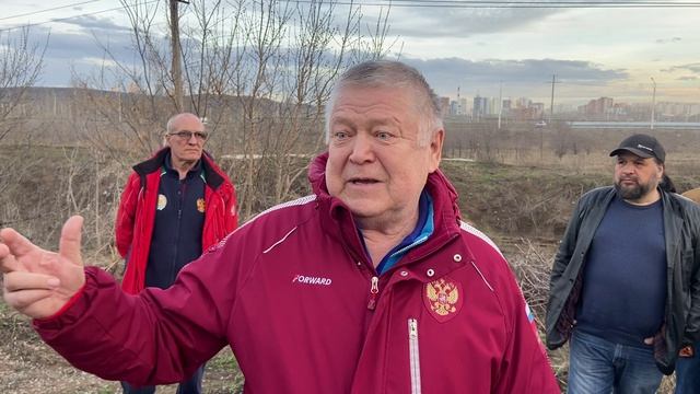 Сафроновский Между молотом и наковальней