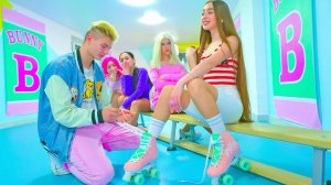 СМАЙЛ СДЕЛАЛ ПРЕДЛОЖЕНИЕ ДИАНЕ!!! ЧТО ДИАНА ОТВЕТИТ СМАЙЛУ ПРИ ВСЕХ ПОДРОСТКАХ ШКОЛЫ  BUNNY?