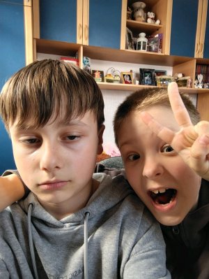 стримлю с другом.