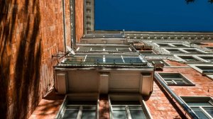 За курение на балконе может грозить штраф