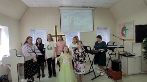 Дети  поют ХВАЛУ  ХРИСТУ на  ПАСХУ