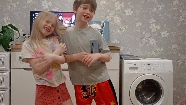 1002879414.mp4льж