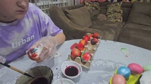 Готовимся к Пасхе / Красим яйца /