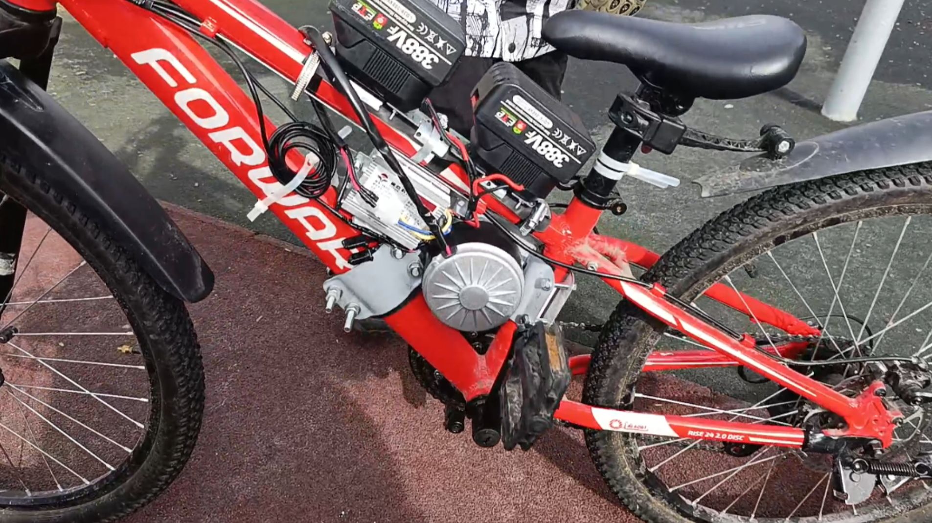 Самодельный электровелосипед с необычной установкой электромотора. Трещототочная педальная каретка