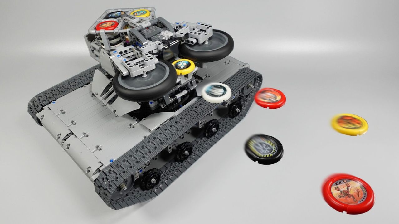 Строим стреляющий из Lego танк на диске