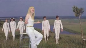 «ЭТОТ БОЛЬШОЙ МИР» из к/ф «Москва - Кассиопея», поёт МАРИЯ ЗАБОЛОЦКАЯ