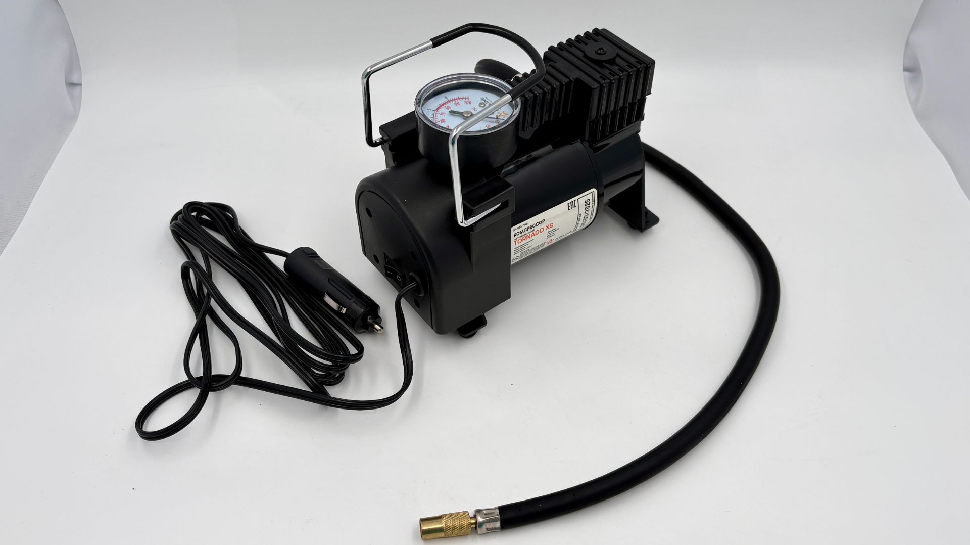 Обзор компрессора для шин TORNADO XS CA-030-19XS