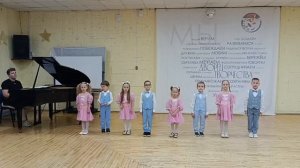 музыка Людмилы Лядовой слова Бориса Брянского "Кисанька" исп хоровое объединение "ДоМиСолька - ДЕТИ"