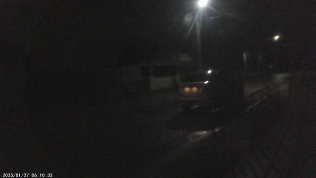 Иду по нашему городу к ночному Пасхальному Богослужению