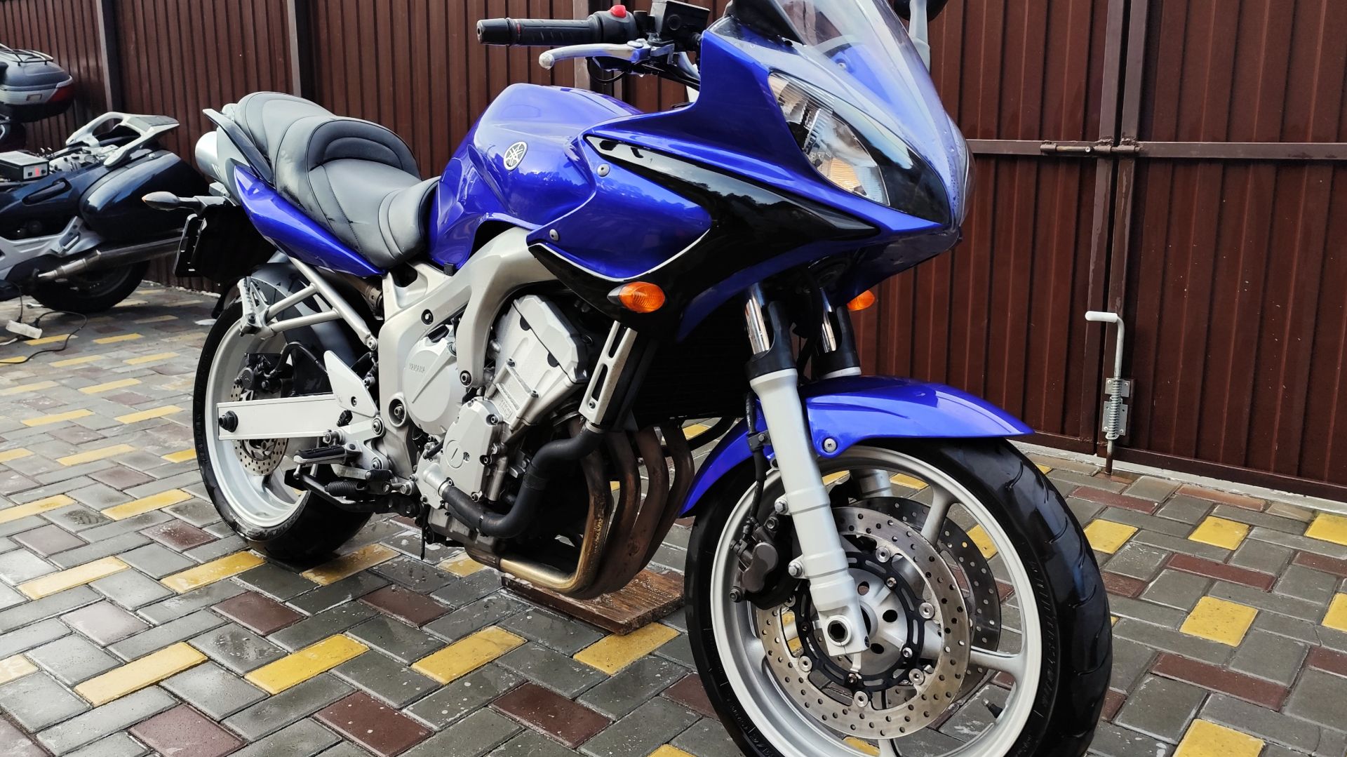 Yamaha FZ6S 2004 Синяя смотреть онлайн