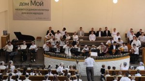 пение в сопровождении оркестра | Почему весна такая чудная