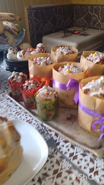 Пасхальные куличи и корзинки