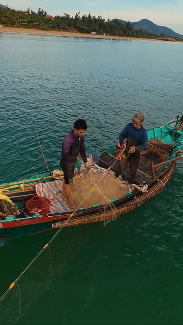 Рассвет во Вьетнаме — там, где традиции встречаются с морем 🌅