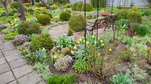 В Пятигорске то дождь, то град. Прогулка по саду под дождем 08.04.2026 г.