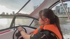 Самый симпатичный капитан столичного яхт клуба😊