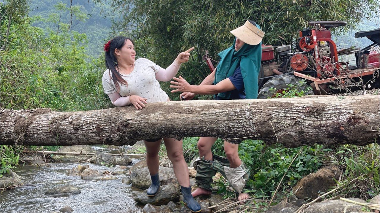 Заготовка и транспортировка древесины в одиночку в глухом лесу сопряжены с множеством опасностей.