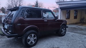 Нива гниёт и ломается у всех, но ездить и радоваться 18 лет могут не все))